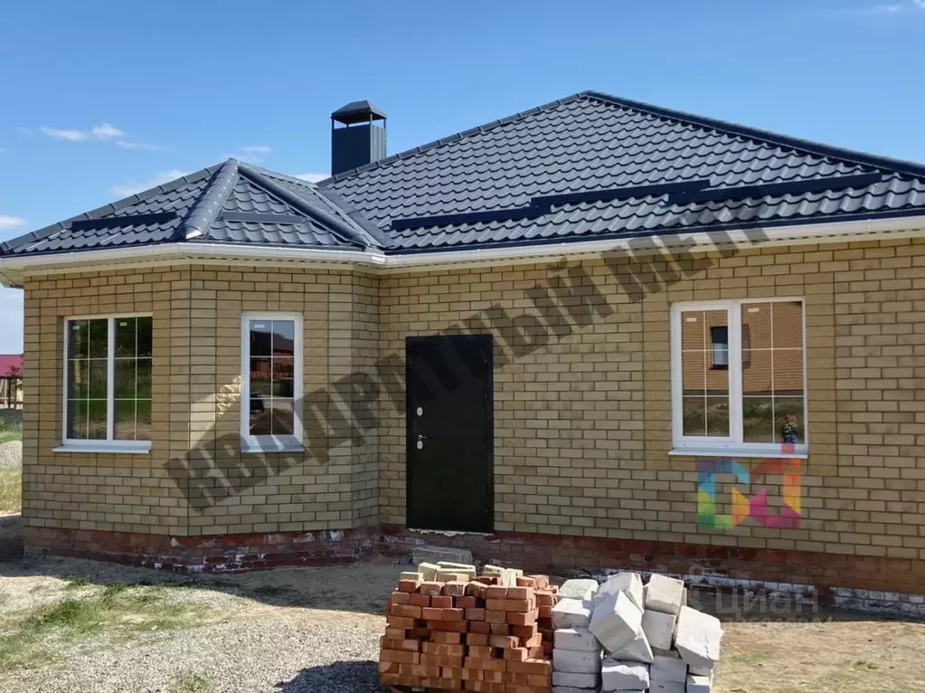 Дом в Калмыкия, Элиста ул. Имени Валентины Кектеевой (150 м) - Фото 2