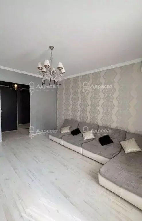 3-к кв. Волгоградская область, Волгоград ул. Им. Циолковского, 8 (82.1 ... - Фото 1