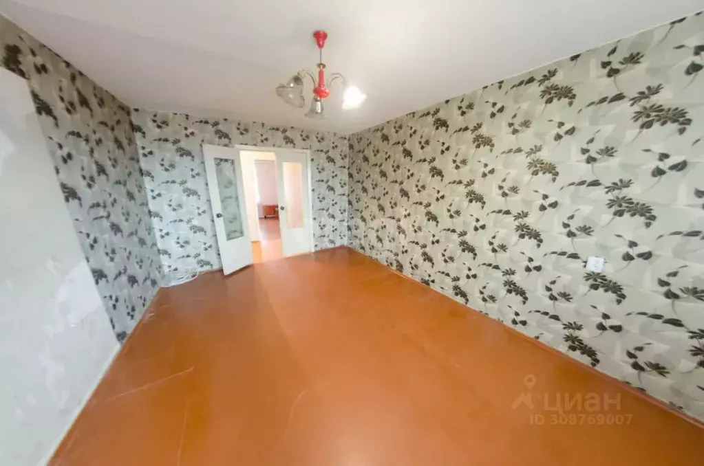 3-к кв. Курганская область, Шадринск ул. Ефремова, 62 (59.9 м) - Фото 0