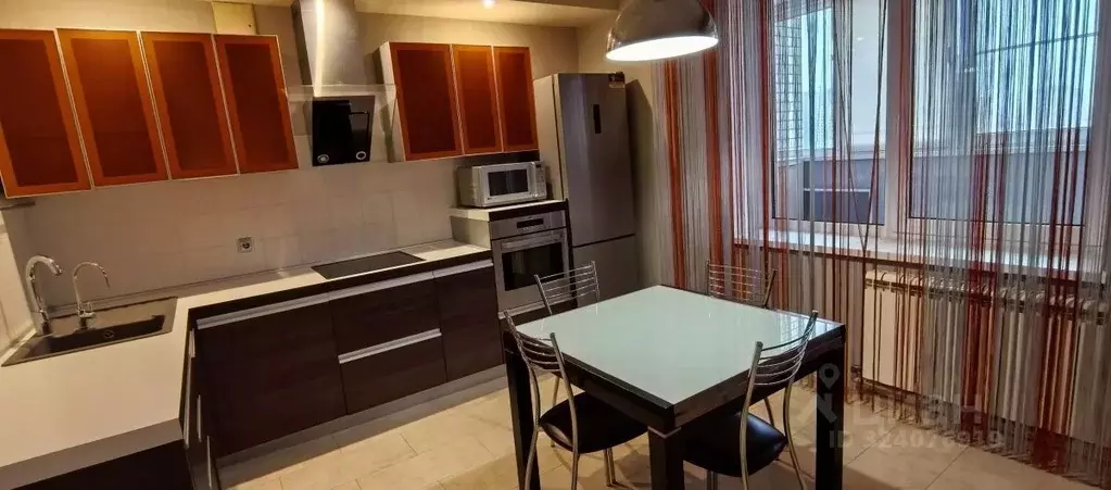 3-к кв. Волгоградская область, Волгоград ул. 8-й Воздушной Армии, 9а ... - Фото 1