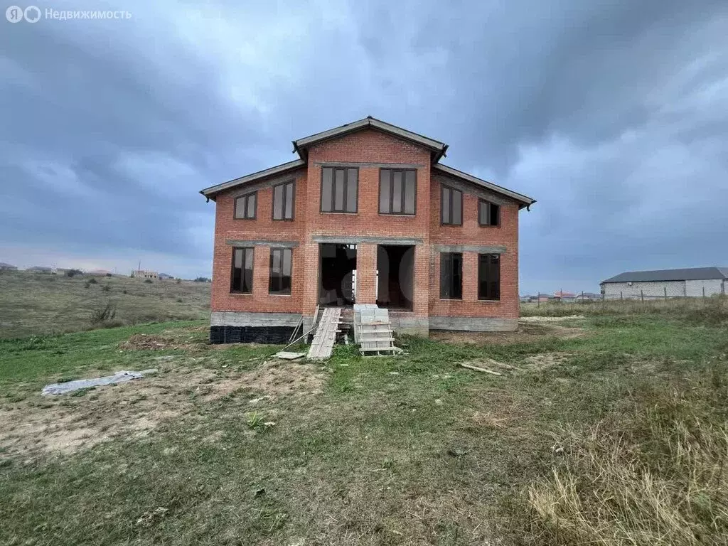 Дом в Республика Ингушетия, Назрань (310 м) - Фото 1