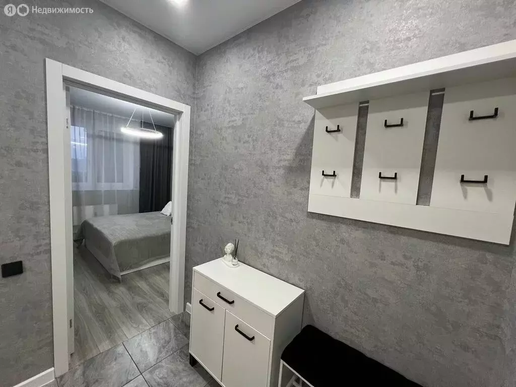 1-комнатная квартира: Тюмень, улица Дмитрия Менделеева, 2к2 (33 м) - Фото 1