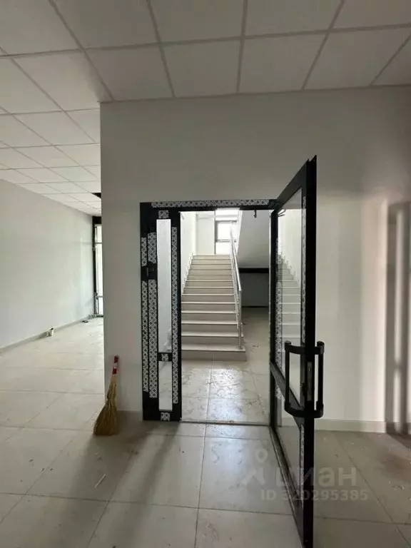 Офис в Татарстан, Набережные Челны просп. КАМАЗа, 30 (250 м) - Фото 1