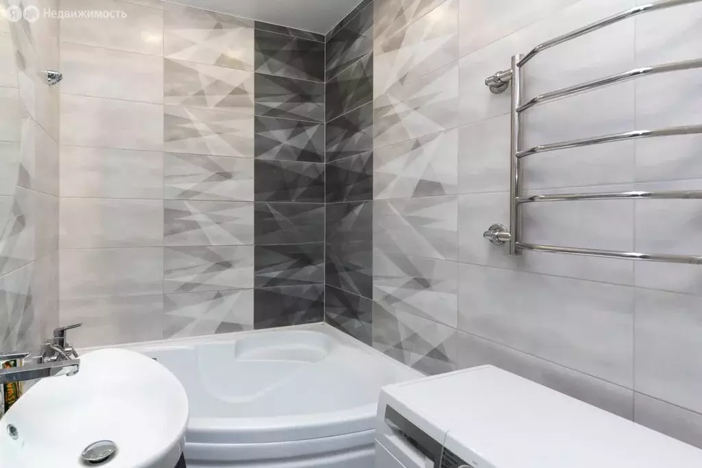 2-комнатная квартира: Тюмень, Широтная улица, 191 (61.5 м) - Фото 1