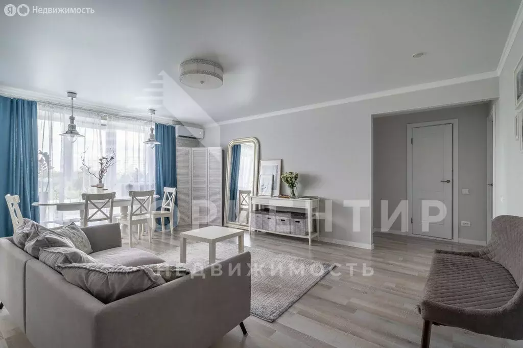 3-комнатная квартира: Екатеринбург, улица Шаумяна, 93 (70 м) - Фото 1