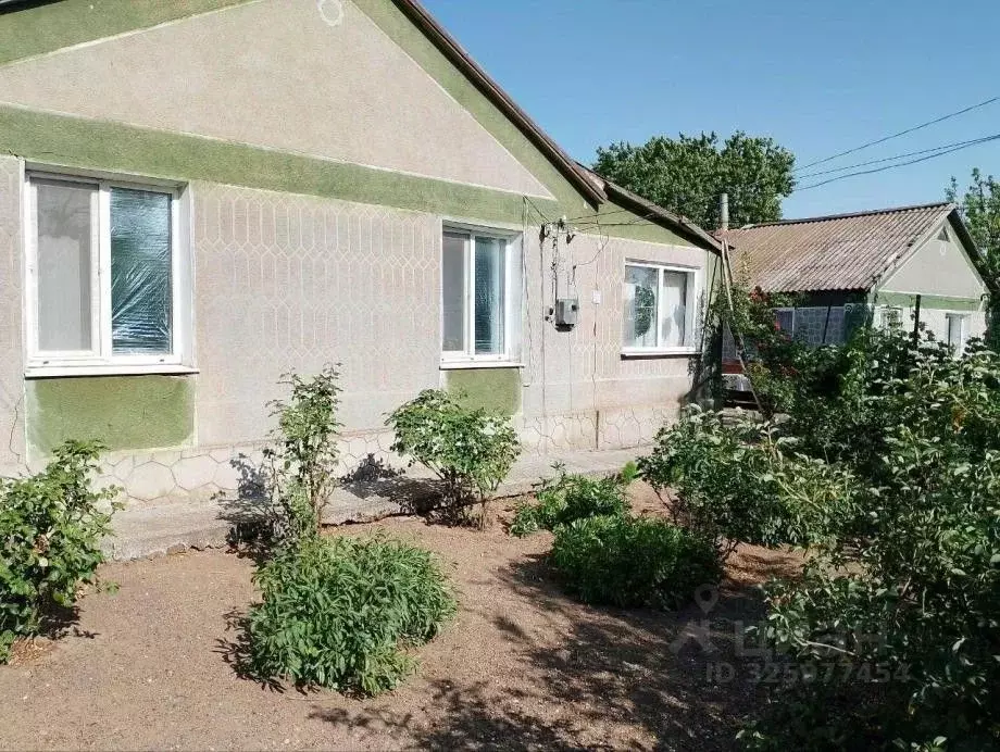 Дом в Крым, Первомайский район, с. Абрикосово ул. Садовая, 29 (70 м) - Фото 2