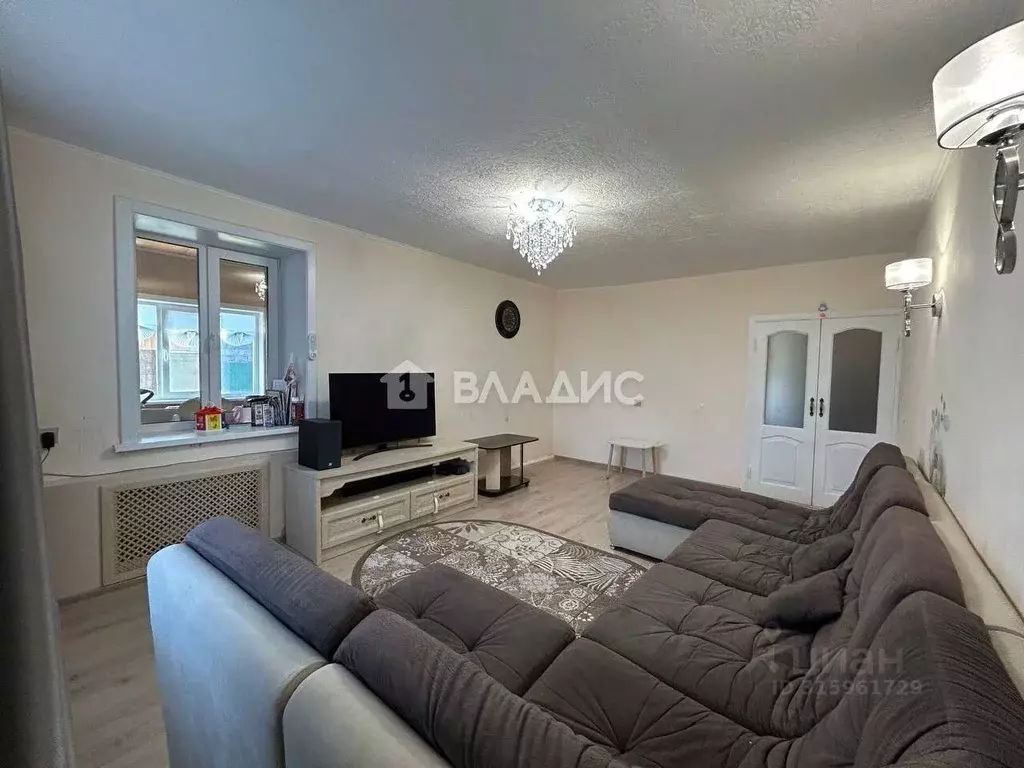 Дом в Бурятия, Улан-Удэ 117-й мкр, 35 (177 м) - Фото 2