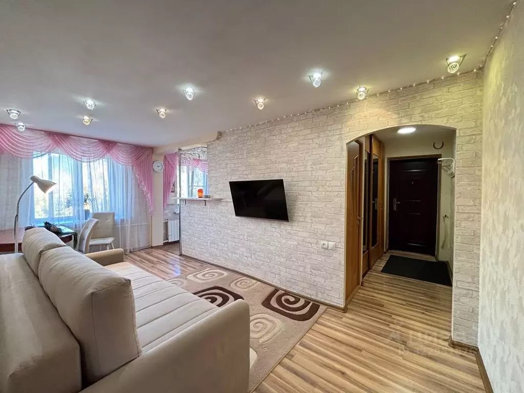 3-к кв. Удмуртия, Ижевск ул. Коммунаров, 175 (58.7 м) - Фото 1