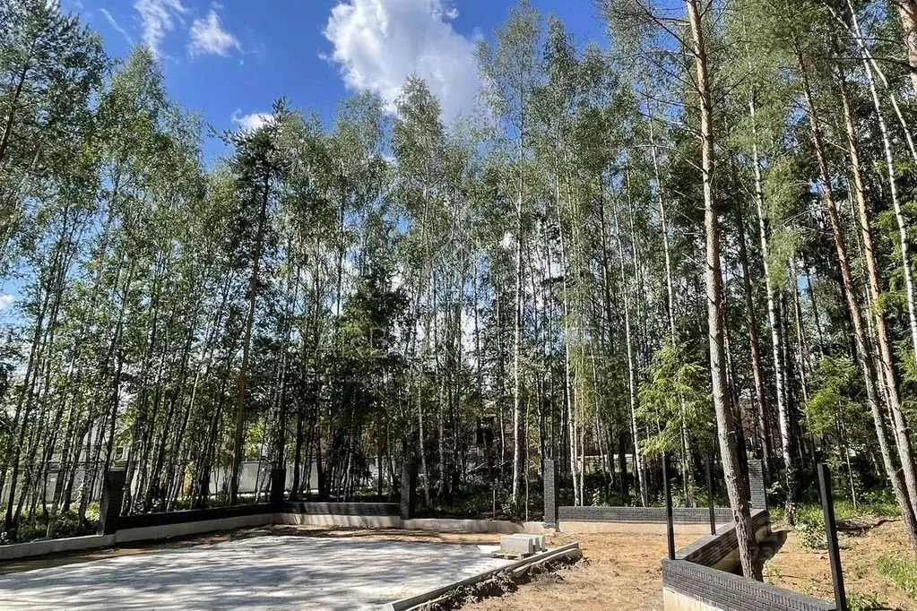 Участок в Московская область, Красногорск городской округ, д. ... - Фото 0
