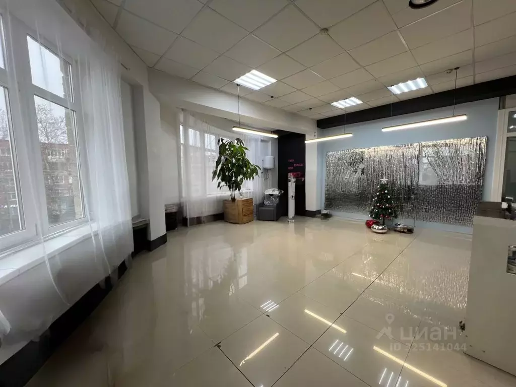 Помещение свободного назначения в Адыгея, Майкоп ул. Чкалова, 71 (48 ... - Фото 2