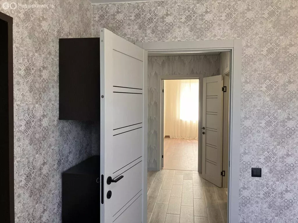 2-комнатная квартира: Саратов, улица имени Михаила Булгакова, 4 (50 м) - Фото 1