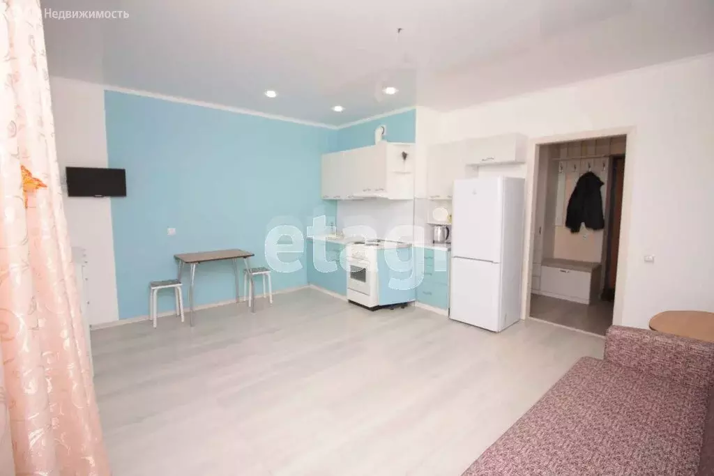 Квартира-студия: Тюмень, улица Тимофея Чаркова, 81 (27.7 м) - Фото 2