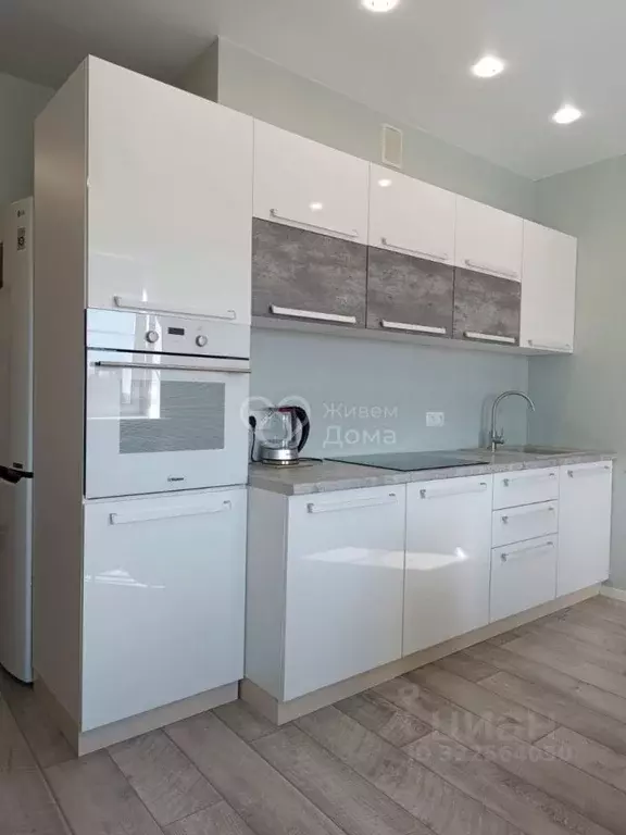 2-к кв. Волгоградская область, Волгоград ул. Расула Гамзатова, 11 ... - Фото 1