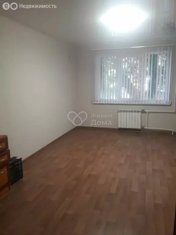 3-комнатная квартира: Волгоград, бульвар Энгельса, 16 (68 м) - Фото 1