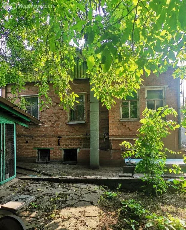 Дом в Новочеркасск, Атаманская улица (150 м) - Фото 1