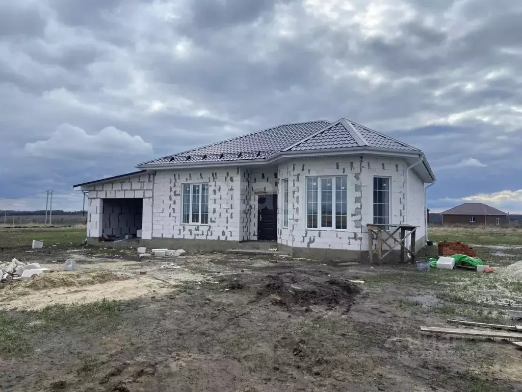Дом в Курская область, Курский район, Моковский сельсовет, д. Гремячка ... - Фото 1