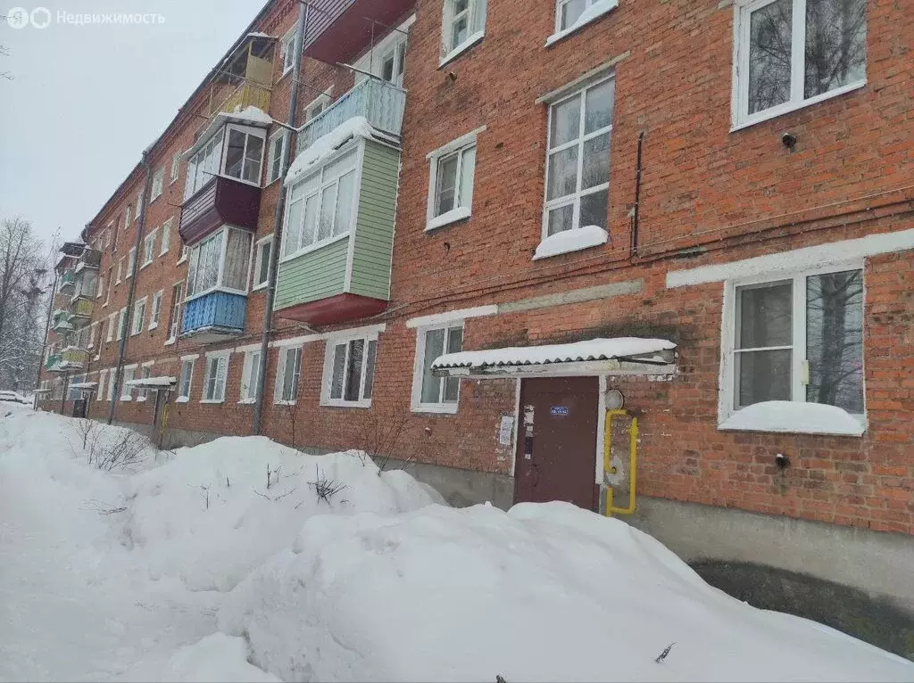 3-комнатная квартира: посёлок городского типа Лотошино, улица ... - Фото 1