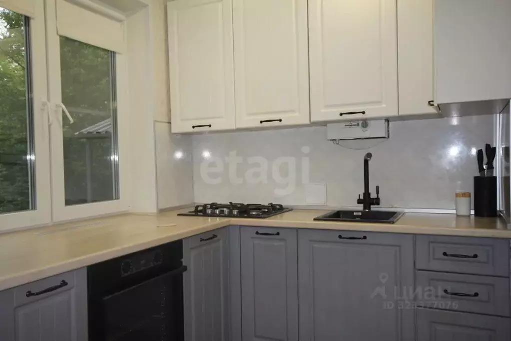 3-к кв. Нижегородская область, Нижний Новгород ул. Академика Баха, ... - Фото 0