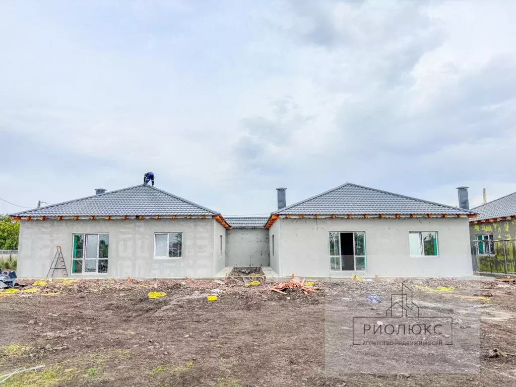 Дом в Челябинская область, с. Агаповка ул. Октябрьская (100 м) - Фото 2