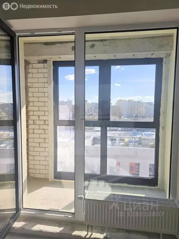 3-комнатная квартира: Тюмень, улица Защитников Отечества, 30 (65.33 м) - Фото 2