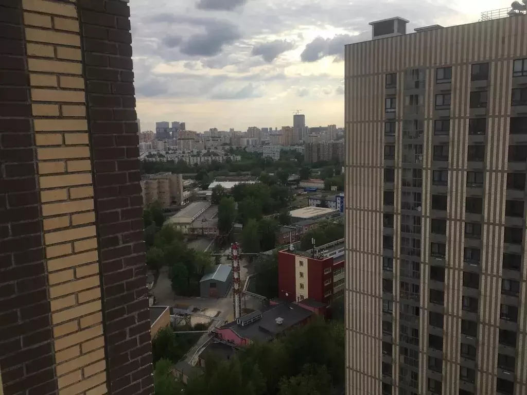 Продается 3-комнатная квартира - Фото 1