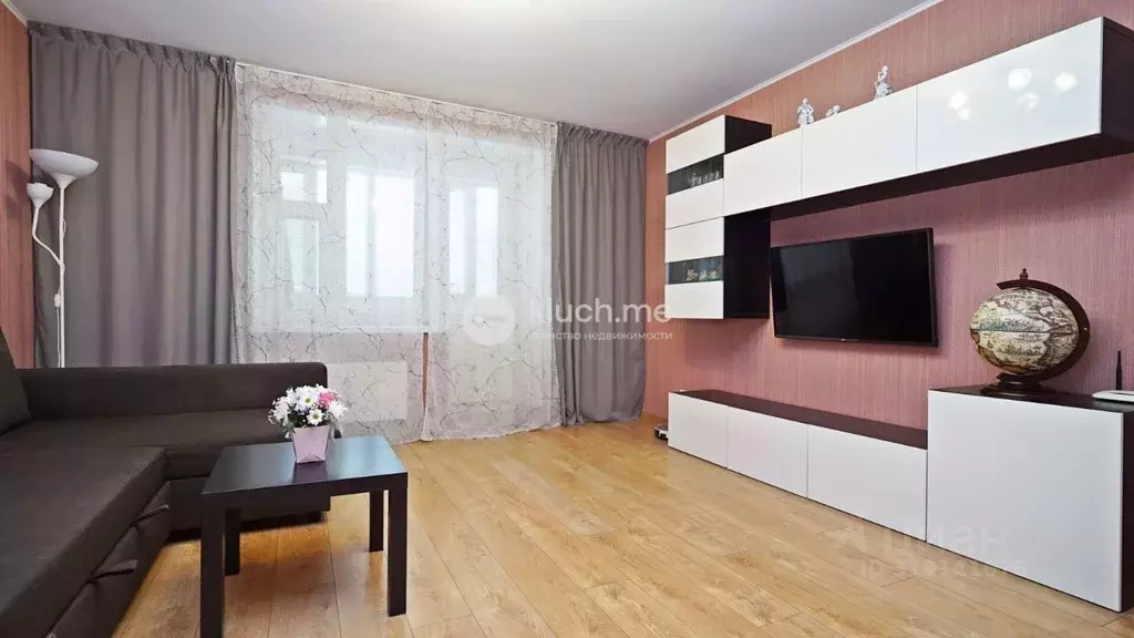 3-к кв. Татарстан, Казань ул. Зур Урам, 42 (82.6 м) - Фото 1