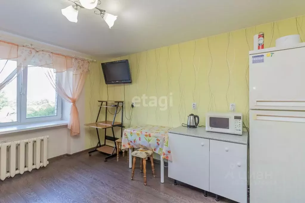 Комната Тюменская область, Тюмень ул. Мельникайте, 44а (13.6 м) - Фото 1