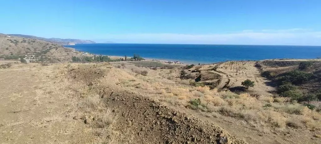 Участок в Крым, Алушта муниципальный округ, с. Приветное ул. Горького, ... - Фото 1