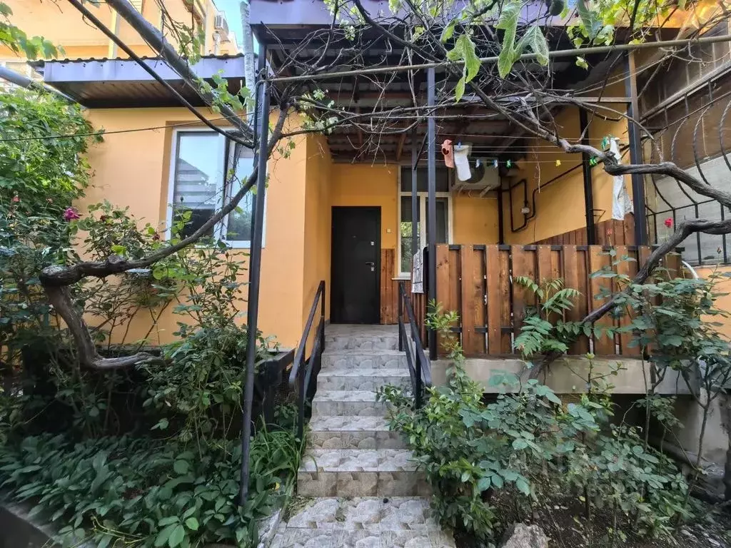 2-к кв. Крым, Ялта ул. Толстого, 8 (38.0 м) - Фото 0