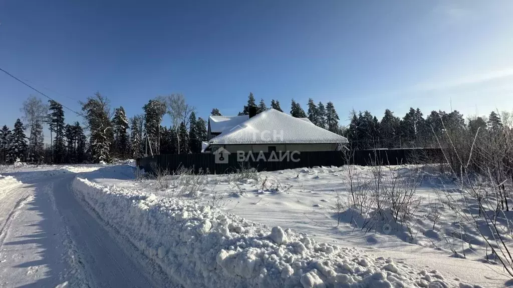 Участок в Московская область, Лосино-Петровский городской округ, д. ... - Фото 1