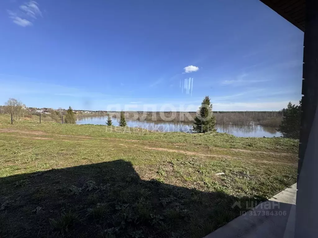 Дом в Пермский край, Березники муниципальное образование, с. Романово  ... - Фото 1