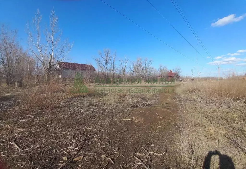 Участок в Саратовская область, Энгельсский район, Красноярское ... - Фото 1