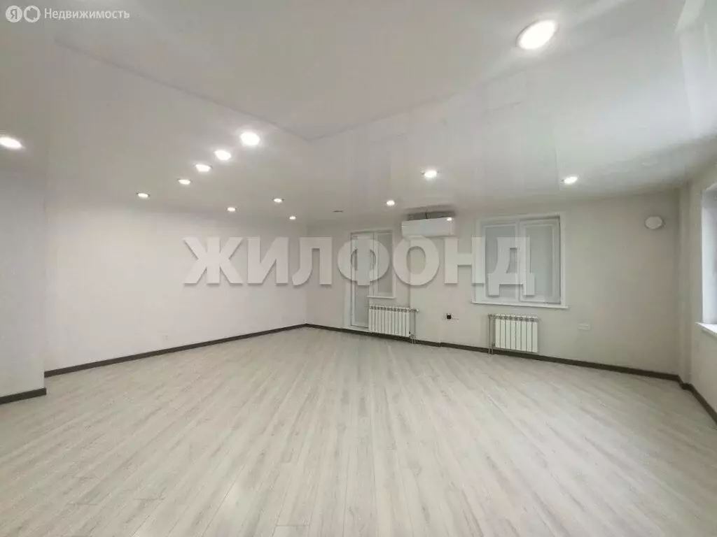 3-комнатная квартира: Новосибирск, улица Ясный Берег, 10 (72 м) - Фото 0