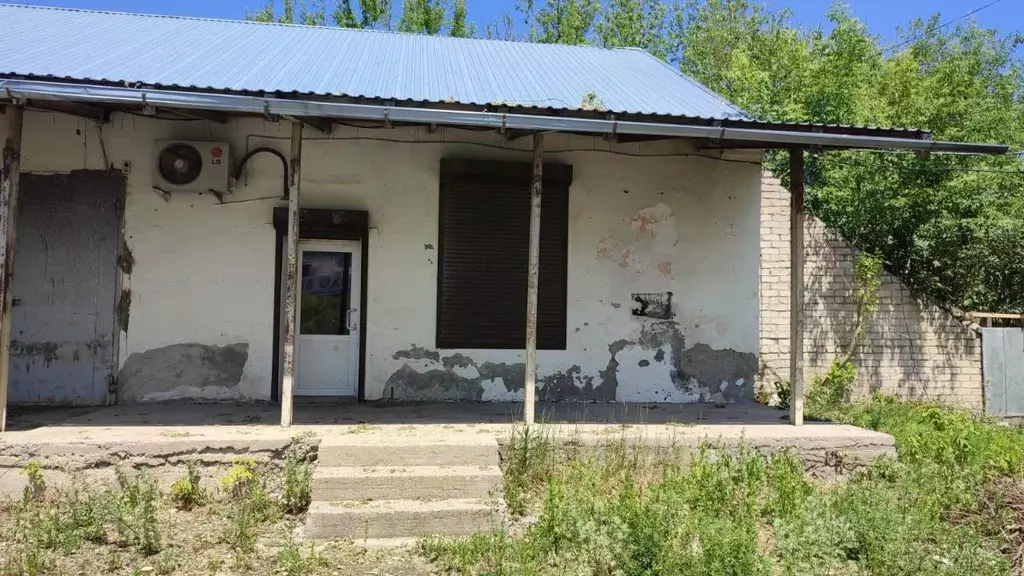 Склад в Карачаево-Черкесия, Черкесск Привокзальная ул., 1 (190 м) - Фото 1