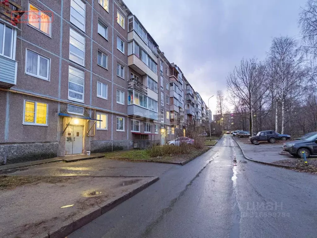 2-к кв. Карелия, Петрозаводск Нойбранденбургская ул., 17 (43.4 м) - Фото 1