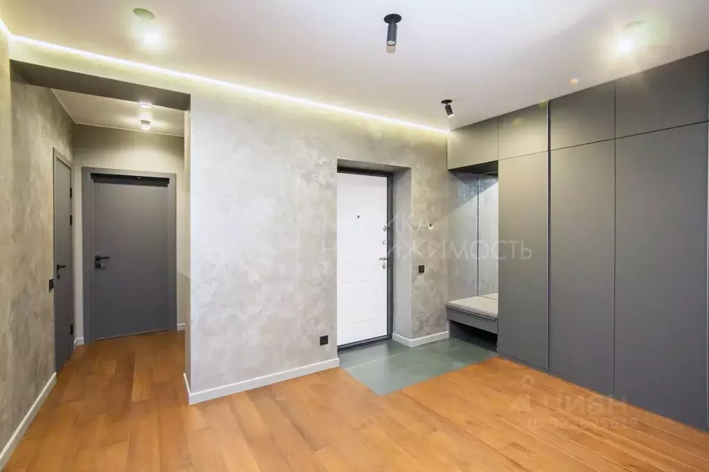 2-к кв. Тюменская область, Тюмень Новгородская ул., 14 (67.0 м) - Фото 1