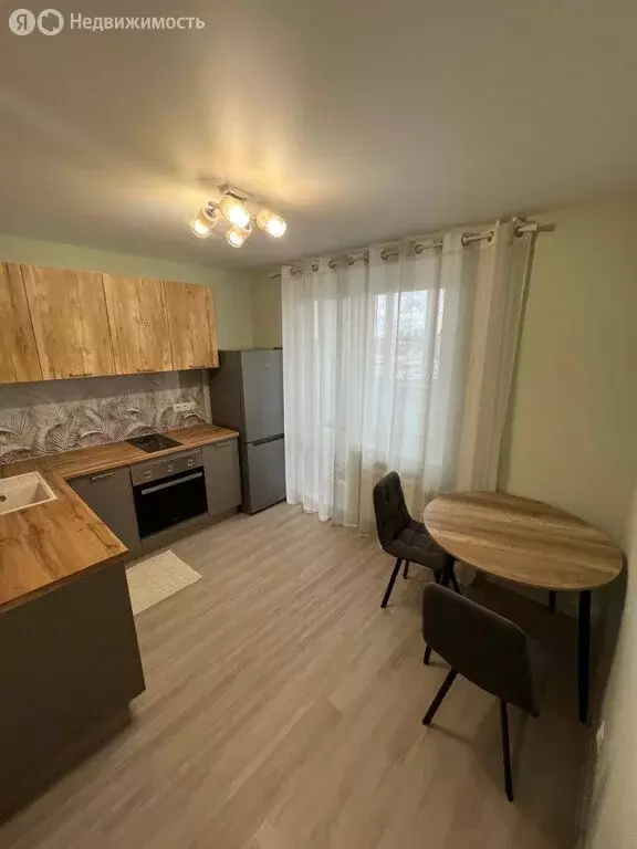 1-комнатная квартира: Тюмень, улица Монтажников, 38 (37 м) - Фото 1