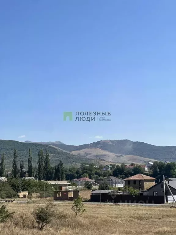 Участок в Крым, Симферопольский район, Добровское с/пос, с. Заречное ... - Фото 1