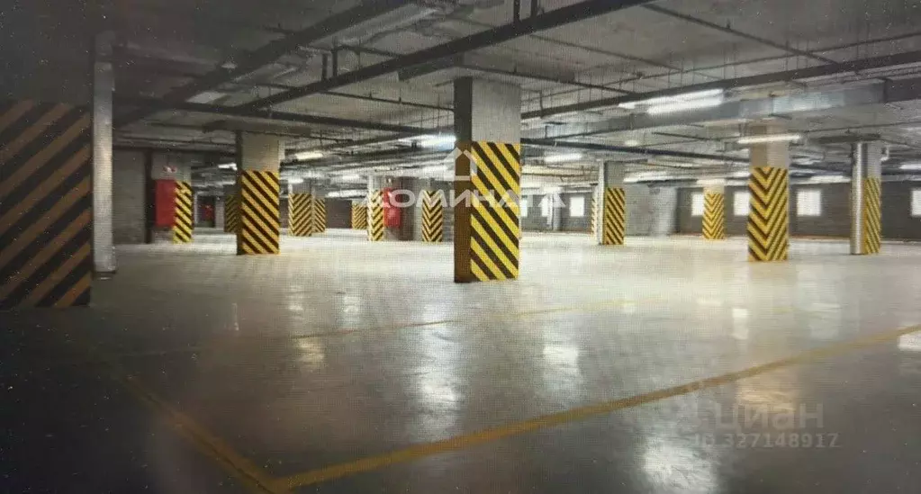 Гараж в Санкт-Петербург Петровский просп., 28к2 (18 м) - Фото 0