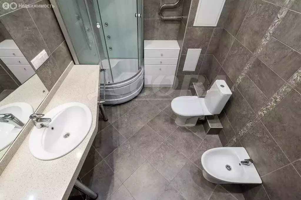 1-комнатная квартира: Тюмень, улица Кузнецова, 13 (58.4 м) - Фото 1