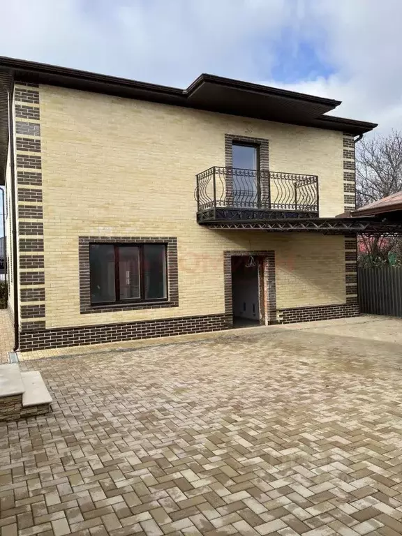 Дом в Ростовская область, Новочеркасск Баклановский просп., 198 (210 ... - Фото 1