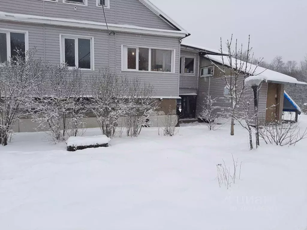 Дом в Ленинградская область, Кировский район, Шумское с/пос, с. Шум ... - Фото 0