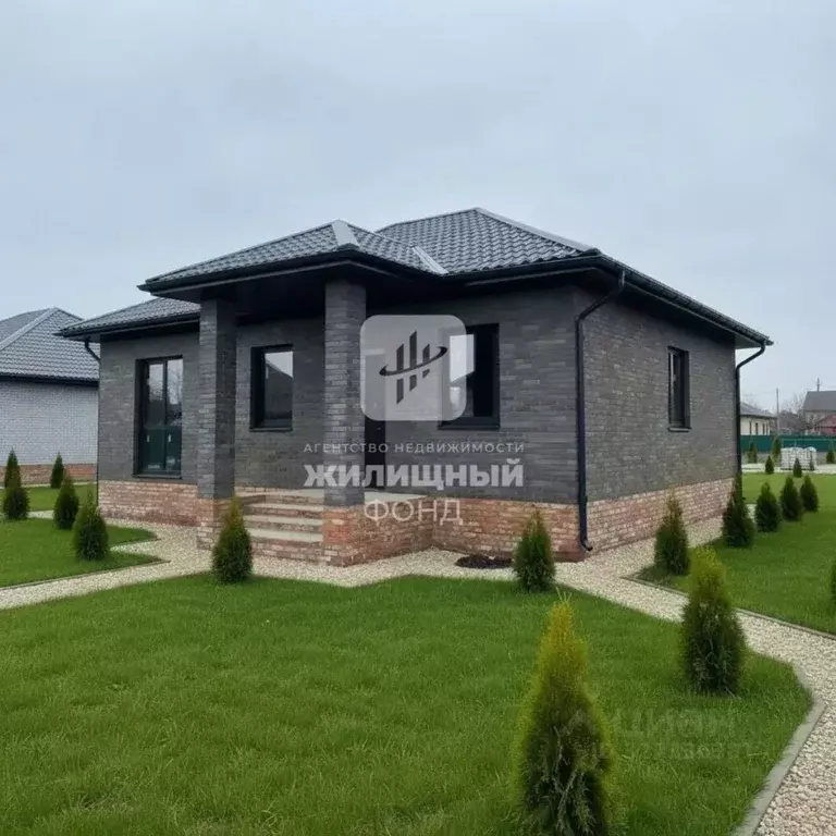 Дом в Саратовская область, Энгельс Поселок Плодосовхоз мкр, ул. ... - Фото 1