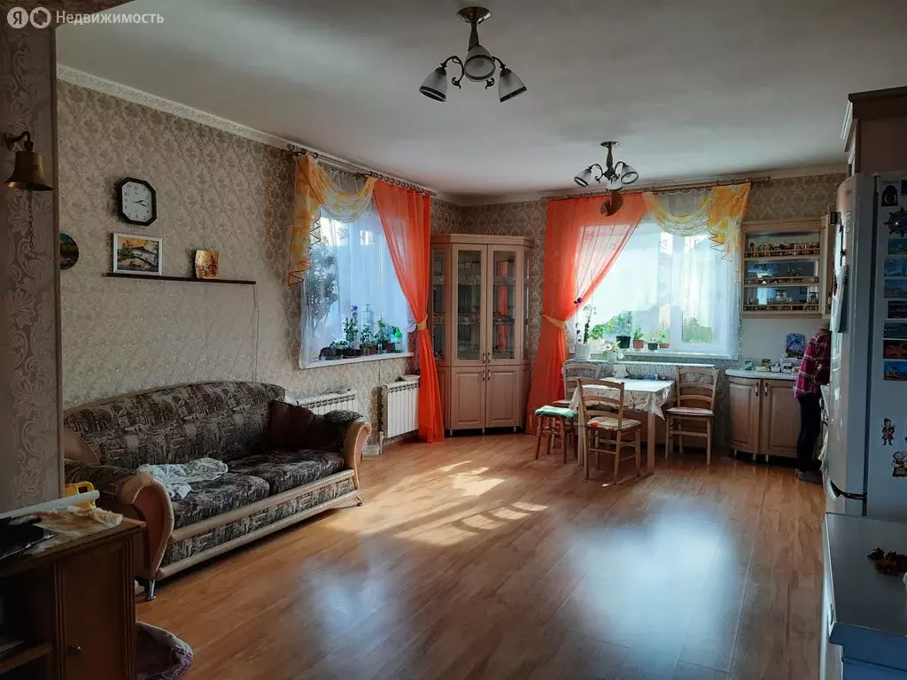 Дом в Ялуторовск, улица Мухаметдинова, 33 (200 м) - Фото 1