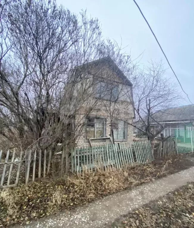 Дом в Саратовская область, Энгельсский район, Красноярское ... - Фото 1