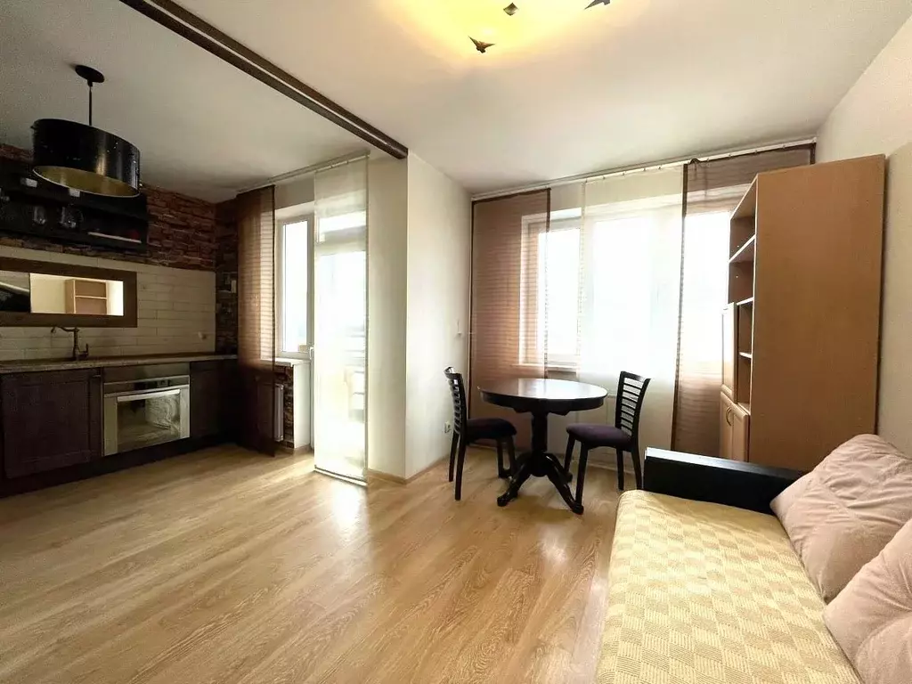 Студия Свердловская область, Екатеринбург ул. Индустрии, 66 (28.1 м) - Фото 0