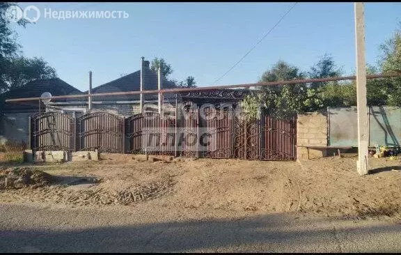 Дом в Ставропольский край, Петровский муниципальный округ, село ... - Фото 1