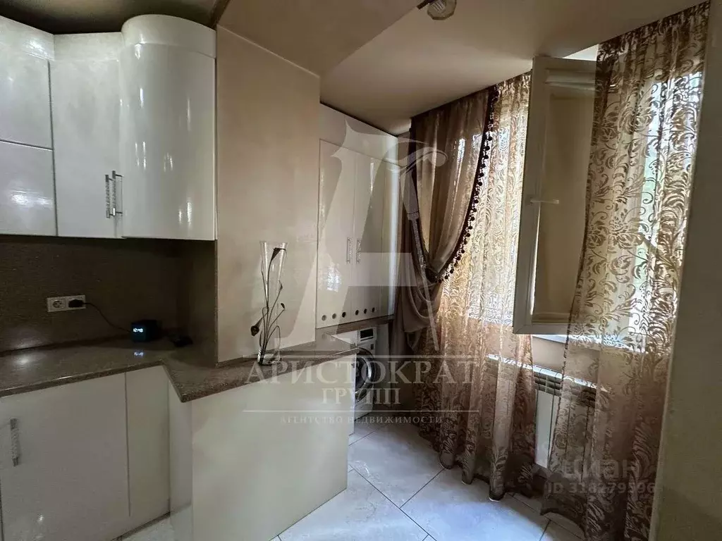 3-к кв. Ставропольский край, Ессентуки ул. Шмидта, 51 (110.0 м) - Фото 1