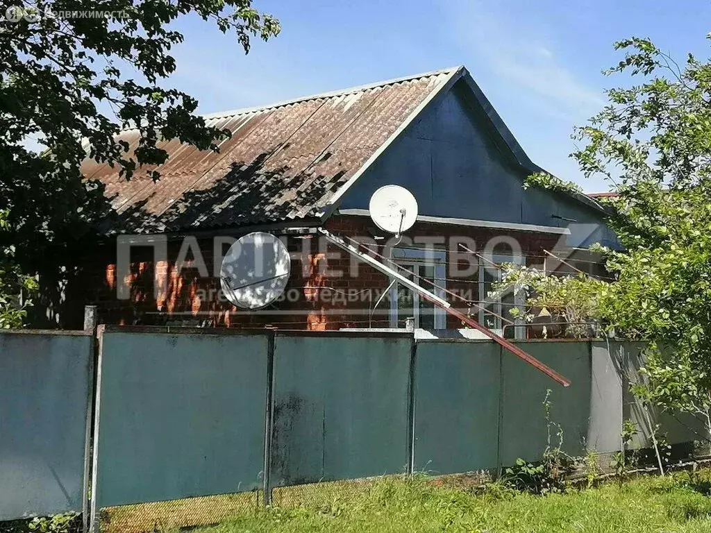 Дом в посёлок городского типа Ильский, Школьная улица (67 м) - Фото 1