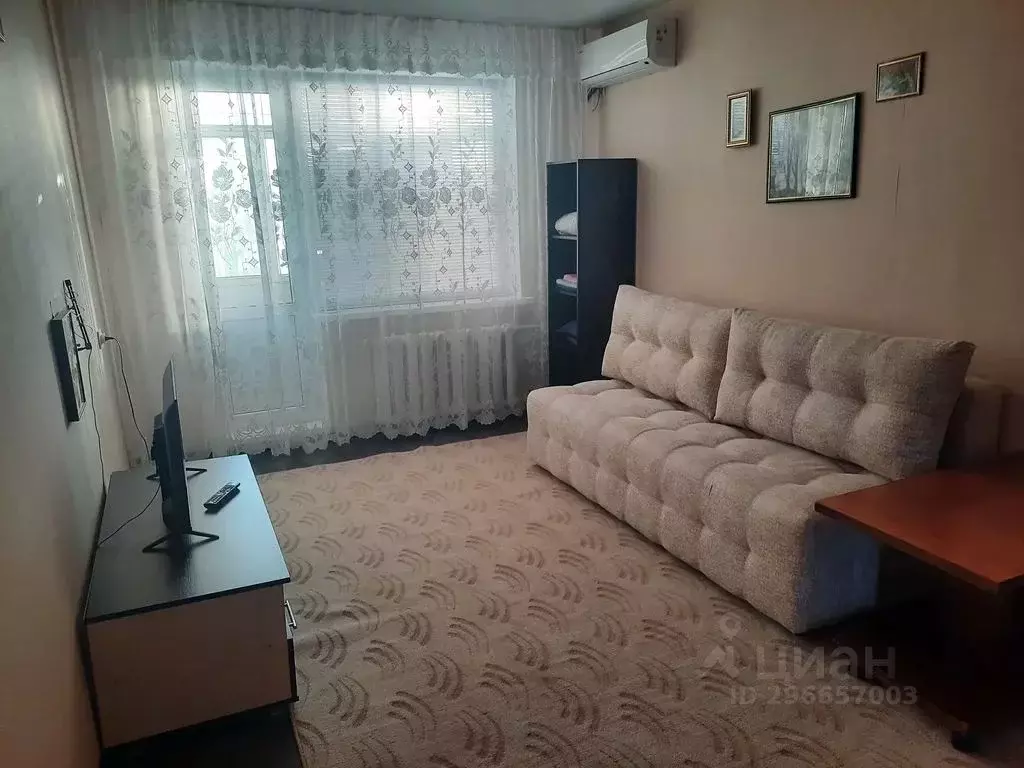 1-к кв. Волгоградская область, Камышин ул. Металлургов, 15 (43.0 м) - Фото 1
